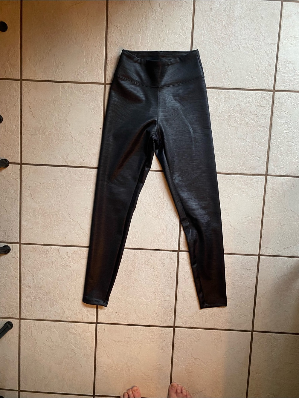 Express Sculpt High-Waisted Compression Leggings Black Zebra Print XS NWT